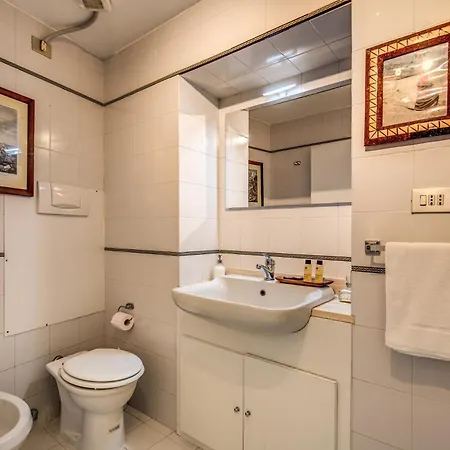 Elegant Apartment Behind The Colosseum Rome Exterior photo