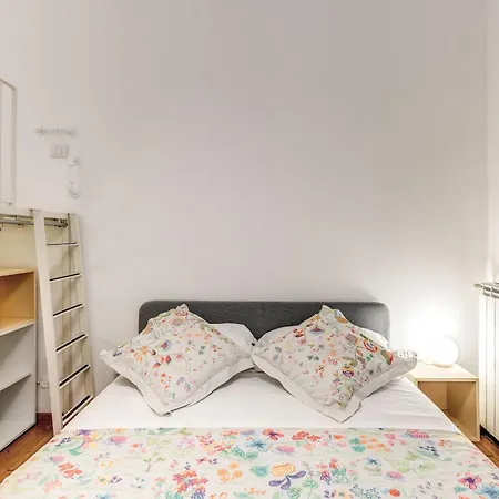 Elegant Apartment Behind The Colosseum Rome Exterior photo