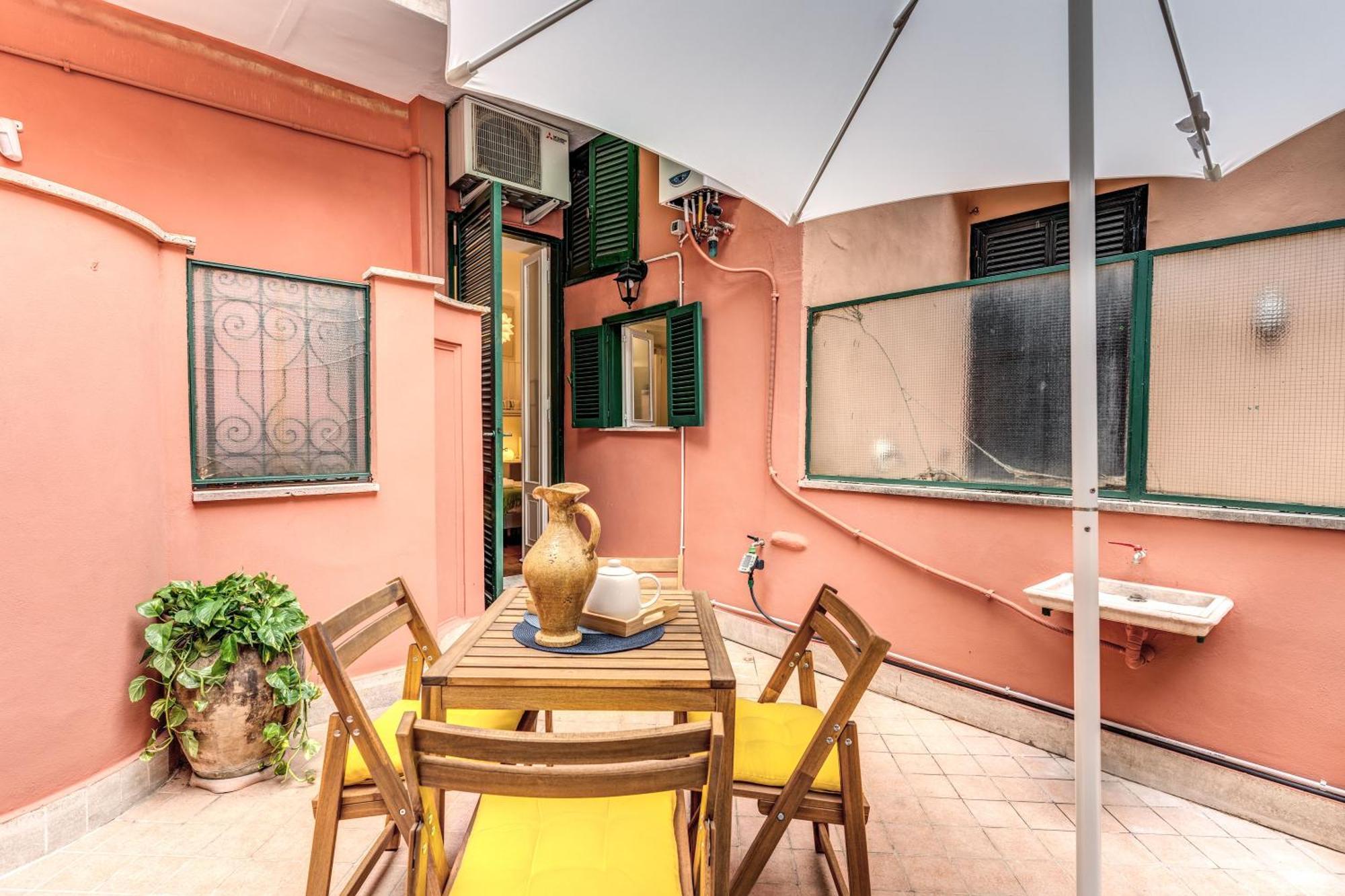 Elegant Behind The Colosseum Appartement *