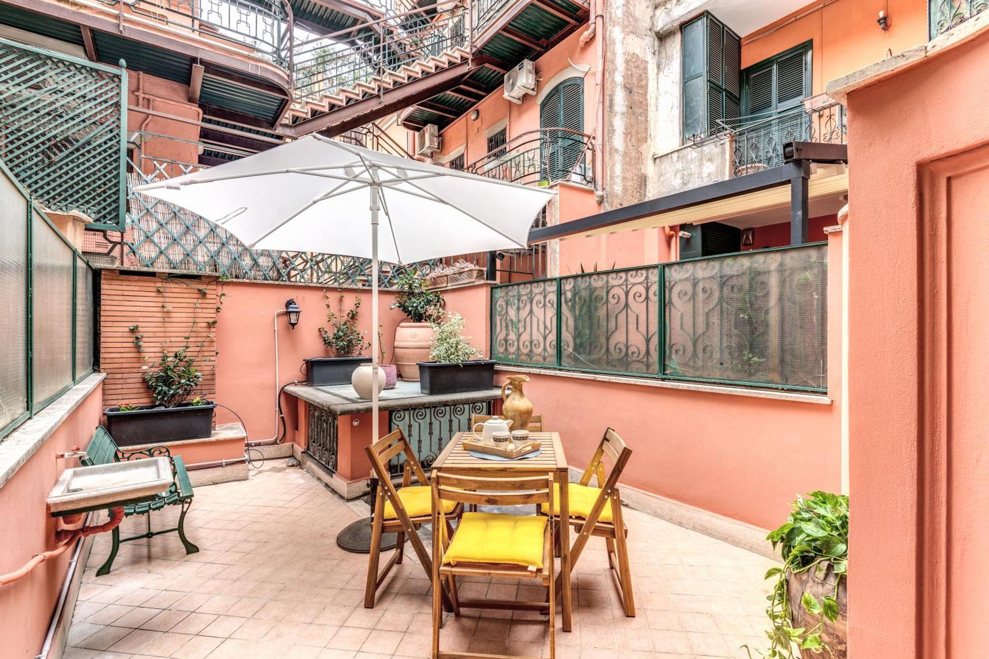 Elegant Behind The Colosseum Appartement Rome