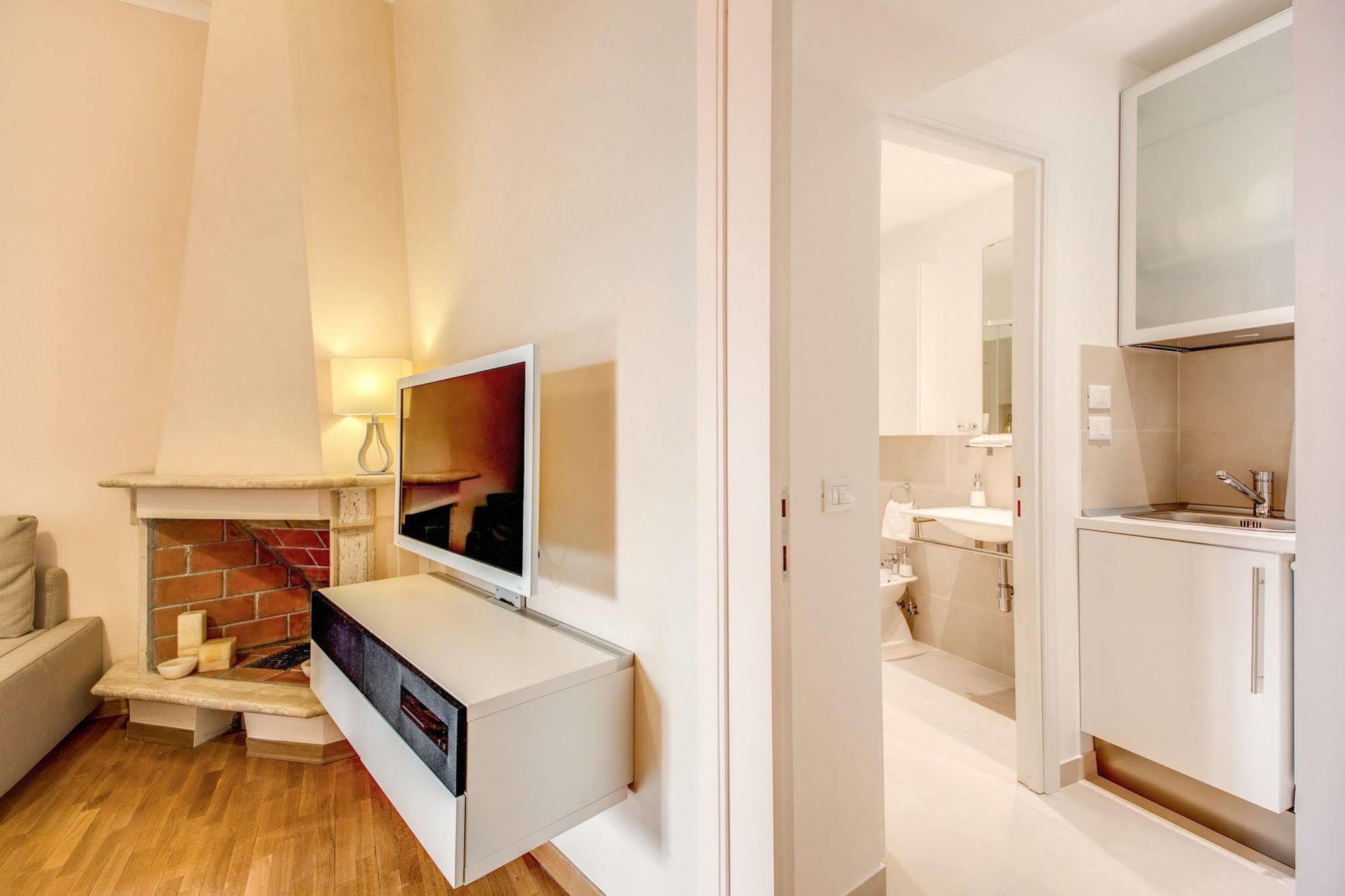 Elegant Behind The Colosseum Appartement Rome