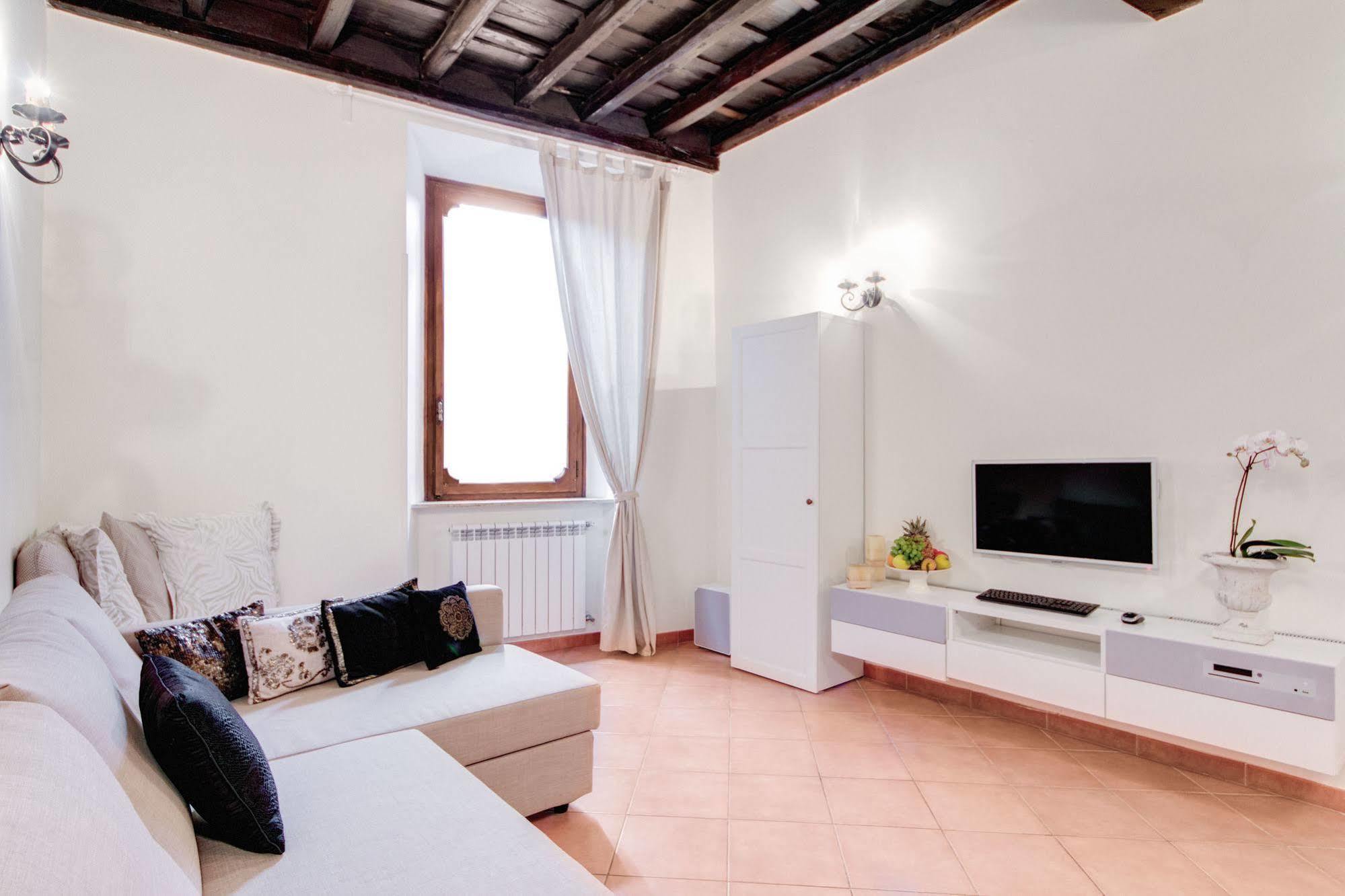 Appartement Elegant Behind The Colosseum