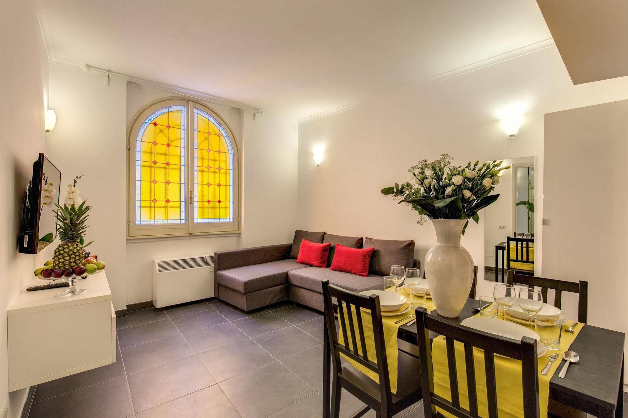 Appartement Elegant Behind The Colosseum Rome
